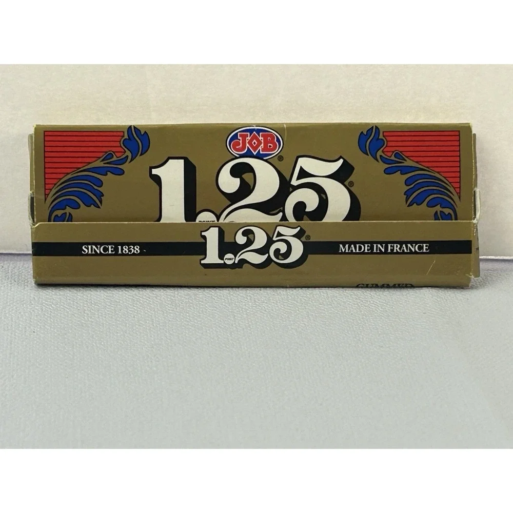JOB 1.25 Rolling Papers Gold 24 Leaves Made in France Open Partial Pack